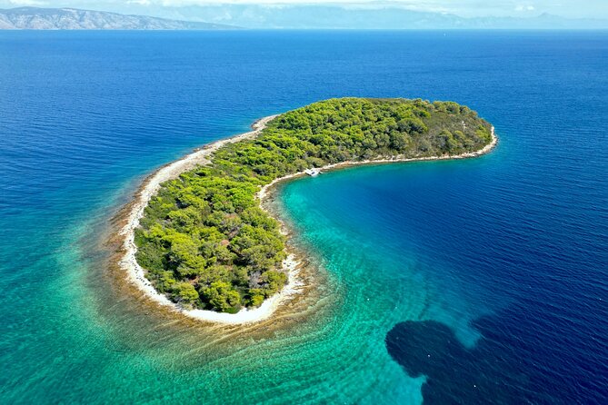 Half-day Speedboat Tour: Explore Hidden Gems of Hvar Island - From Makarska to Veliki Pokrivenik