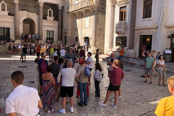 History Split Walking Tour in French -Small group - Riva Harbor, with Split laid out in miniature