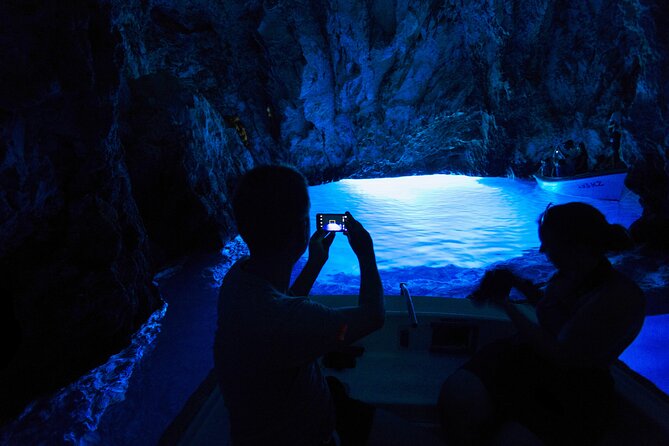 Luxury Blue Cave & Five Islands Tour from Split - The 37-foot Colnago makes the distance easier