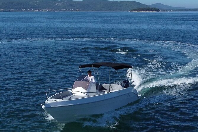 Magic Private Boat Tour from Split - Trogir: one hour in a stone-built old town