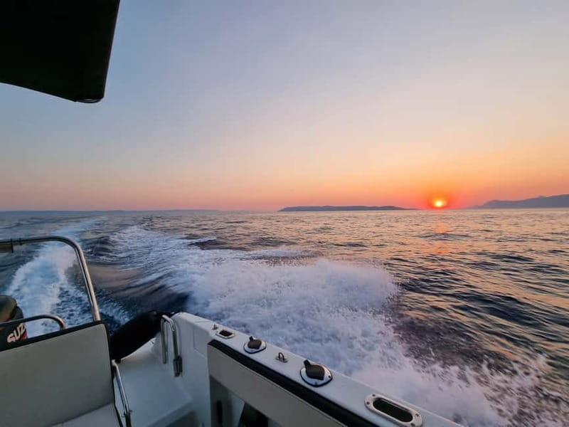 Makarska: Speedboat Sunset Tour to hidden bay on island Brač - Leaving Makarska for Brač by speedboat