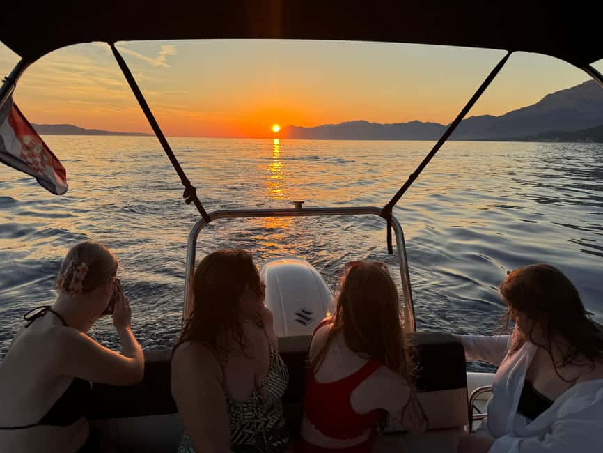 Makarska: Speedboat Sunset Tour to hidden bay on island Brač - Returning with Makarska in the sunset