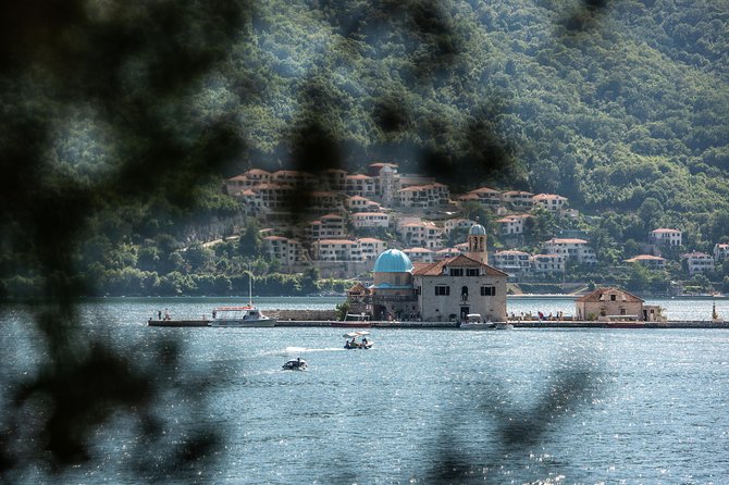 Montenegro: Bay of Kotor Day Trip from Dubrovnik English -Español - What the guide adds, and where the tour can falter