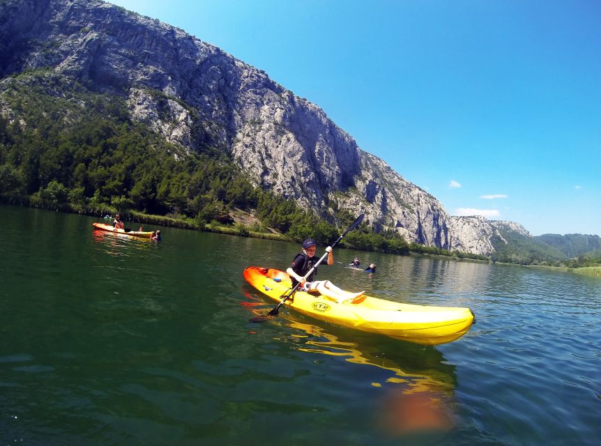 Omiš: Kayaking and Snorkeling Tour - Reaching the abandoned shipwreck