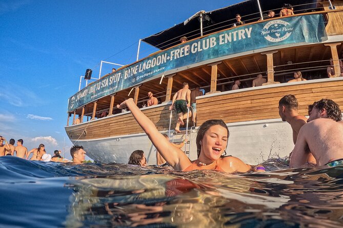 Out to Sea Split Boat Party w/ Blue Lagoon Swim, Dj & Afterparty - A party boat that starts in the afternoon
