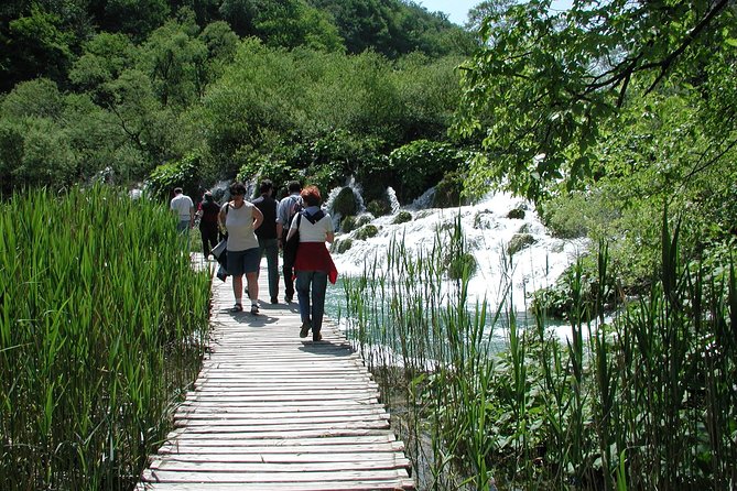 Plitvice Lakes Day Trip from Zadar and Biograd - What the guide adds to the day