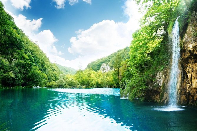 Plitvice Lakes National Park: Day Trip from Omiš - Lunch Near the Park and the Long Ride Home