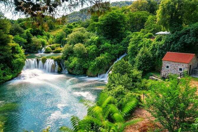 Plitvice lakes private round trip transfer (including waiting time) - Leaving Split for the Plitvice Lakes