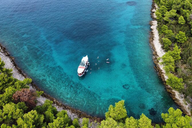 Podstrana and Jesenice, Boat trip to Brač and Šolta with lunch - The return sail, watermelon, and coastal drop-offs