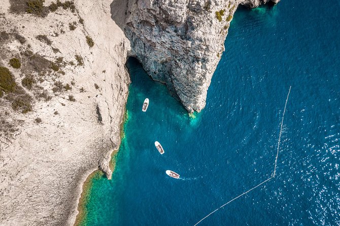 Private Blue Cave and Hvar - 5 Islands Tour - Biševo and the Blue Cave: plan around the light