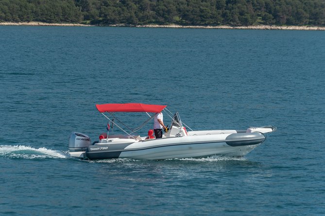 Private Blue Lagoon and island Solta speedboat tour - FULL DAY - The Blue Lagoon at Krknjaši Bay