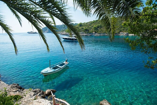 Private boat tour for small groups to Blue Lagoon and Solta Island - Nečujam Bay and the old shipwreck