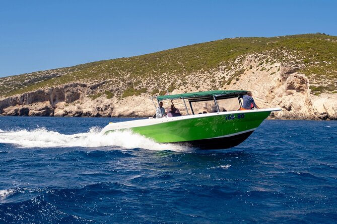 Private boat transfer Split/ Split airport - Hvar - A private boat for up to 12 people