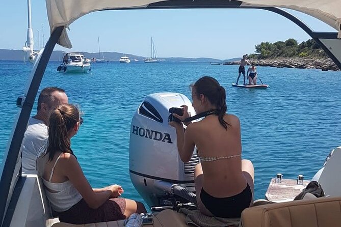 Private Full-Day Boat Tour to Blue Lagoon, Hvar & Pakleni Islands - What the Speedboat Ride Is Really Like