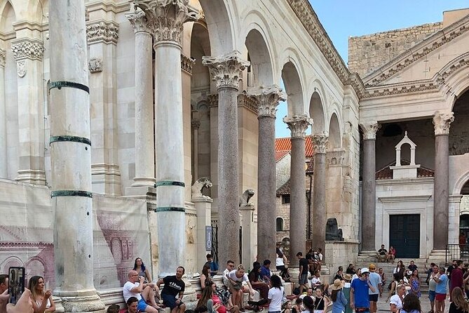 Private History Split Walking Tour in Italian - Small group - Venetian power and Croatian literature at Fruit’s Square