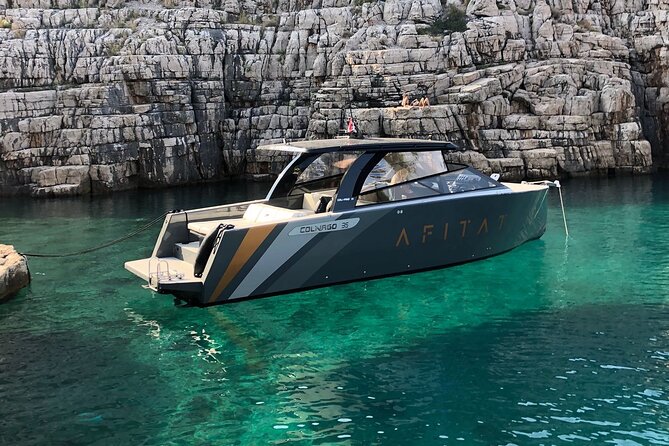 Private Luxury boat from Hvar, Brač and Split - What the luxury boat adds