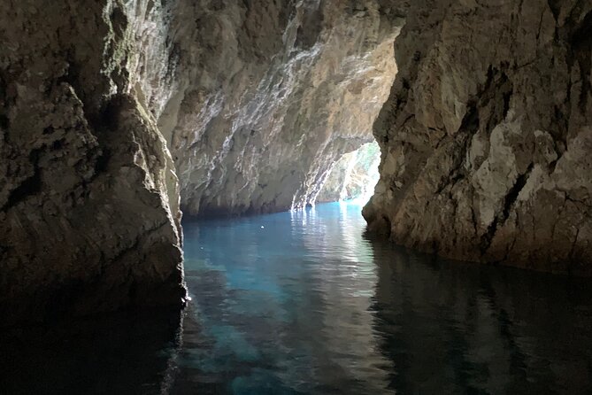 Private Luxury boat from Hvar, Brač and Split - Roko, Dora, and the personal touch