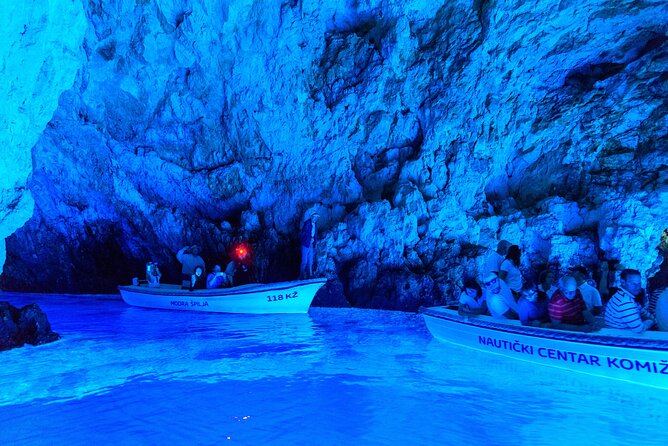 Private Luxury boat from Hvar, Brač and Split - Snacks, drinks, and lunch planning