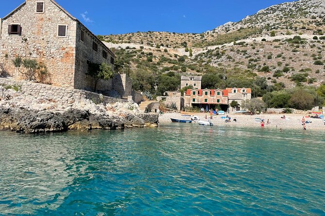 Private Luxury boat from Hvar, Brač and Split - The price looks different once fuel is added