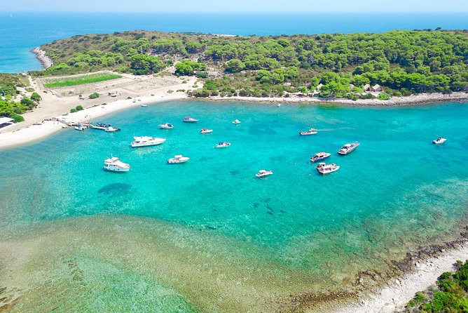 Private Luxury Boat tour for 12 from Split, Brac, Trogir, Hvar - Stiniva Cove is brief but dramatic