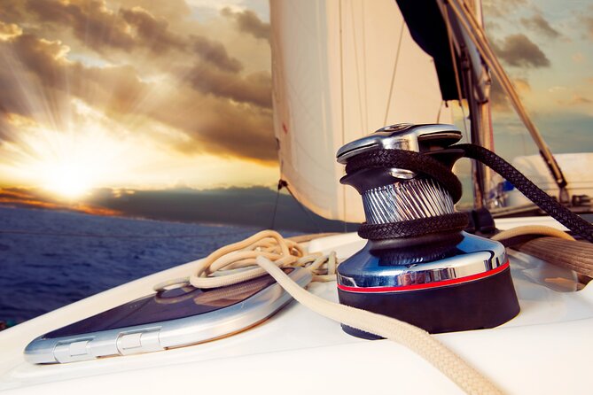 Private sailing tour at the Makarska Riviera - Lunch Options: Restaurant or Food on Board