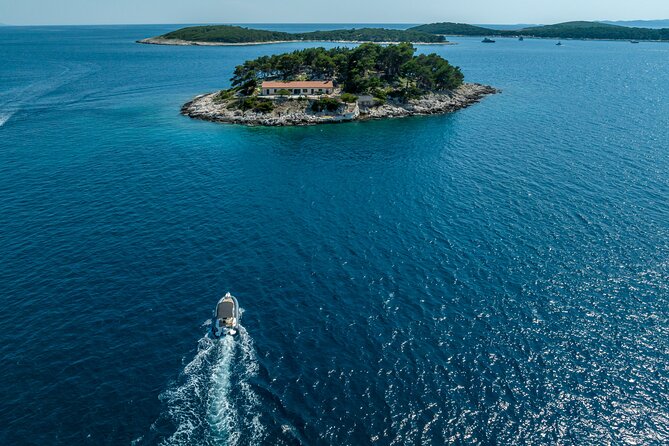 Private speedboat custome-made tour / from Trogir and Split - Lunch by the water, with the bill separate