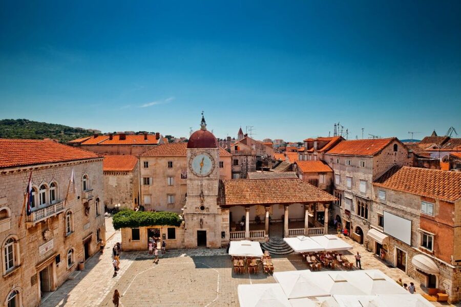 Private Split & Trogir Wine Tasting & Vineyard with Sea View - A hilltop vineyard with a sea view