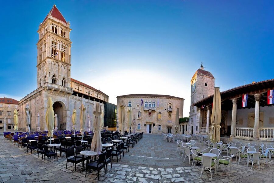 Private Split & Trogir Wine Tasting & Vineyard with Sea View - Two hours among Split’s palace streets