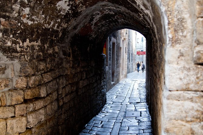 Private Split Walking Tour with Cathedral Entrance - Golden Gate, Iron Gate, and the Grgur Ninski Statue