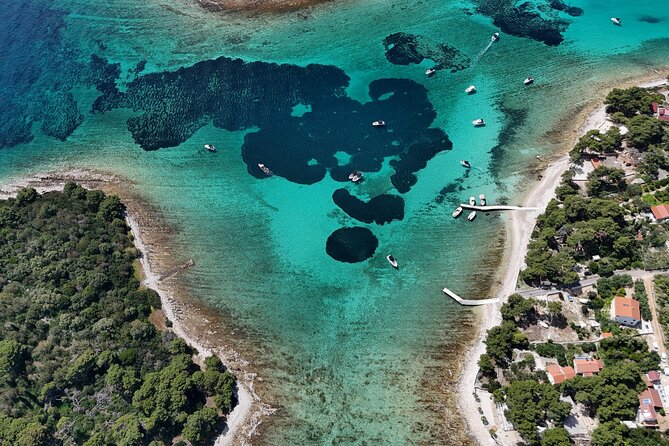 Private Tour from Split: Blue Lagoon & 3 Islands + Wine Included - Who will enjoy this four-and-a-half-hour outing?