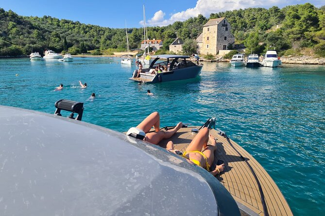 Private VIP Blue Lagoon and 3 Islands Tour - Maslinica on Šolta