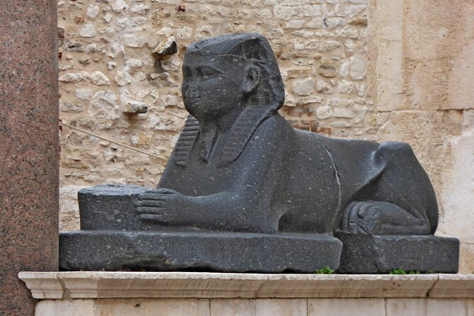 Private Walking Tour in Split Old Town (ENG, FRA, ITA, ESP) - The Peristyle is the visual center of the walk