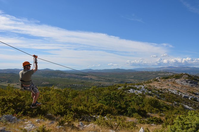 Rafting Experience in the Canyon of the River Cetina - The optional 3-to-5-meter cliff jump