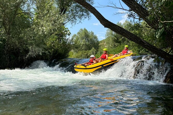 Rafting on Cetina River Standard Route - Safety briefing before the first rapid
