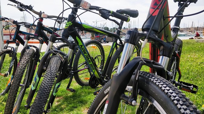 Rent a bike in Trogir - Crossing onto Ciovo for a fuller day