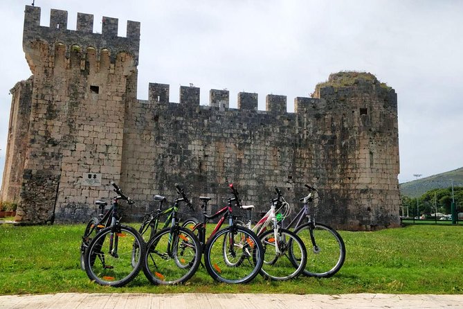 Rent a bike in Trogir - Adding Drvenik Veli to a longer rental