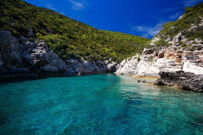 Rent a Speed Boat from Split – Discover Hidden Beaches & Islands - Choosing Between Beaches, Villages, and Island History