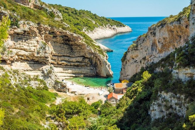 Rent a Speed Boat from Split – Discover Hidden Beaches & Islands - Weather, Cancellation, and Practical Planning