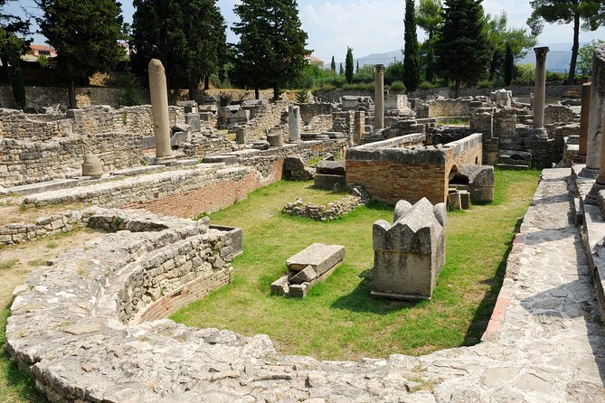 Salona & Amphitheater - Private guided tour - Admission incl. - Tusculum and the work of Don Frane Bulić