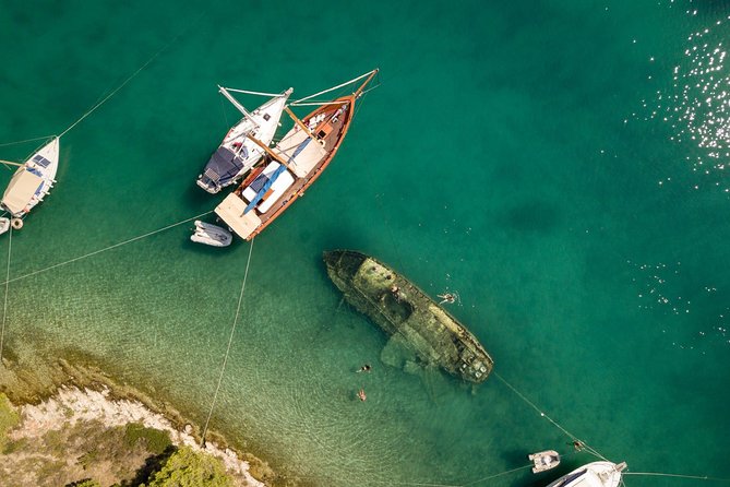 Secrets of Brac and Solta from Trogir and Split-Private tour - Milna, Brac: coffee in a fishing village