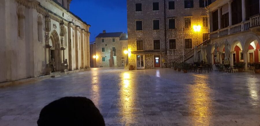 Sibenik: Guided Evening Walking Tour - What the guides add to the experience