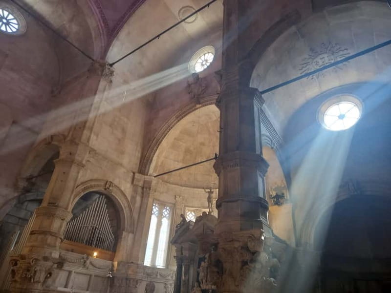 Šibenik: Medieval Night Walking Tour - Plague, weddings, bells, and local customs
