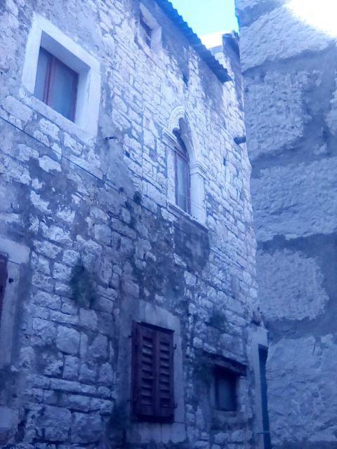Šibenik walking tour in one hour! - Inside and outside St. James Cathedral