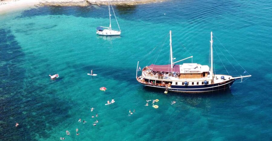 Split: All inclusive Brač & Šolta Island Swimming Cruise - Two hours of swimming near Brač