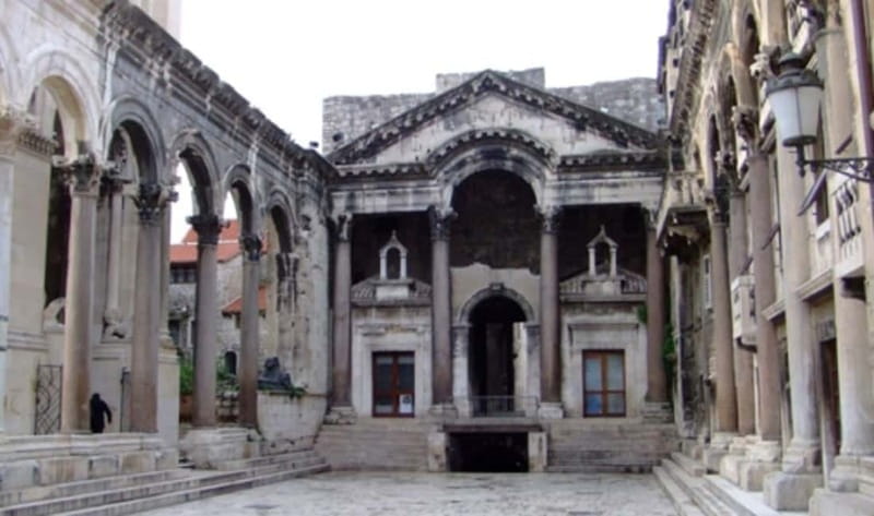 Split and Salona Cultural Heritage Day Tour from Trogir - Why Split’s palace makes such a strong first stop