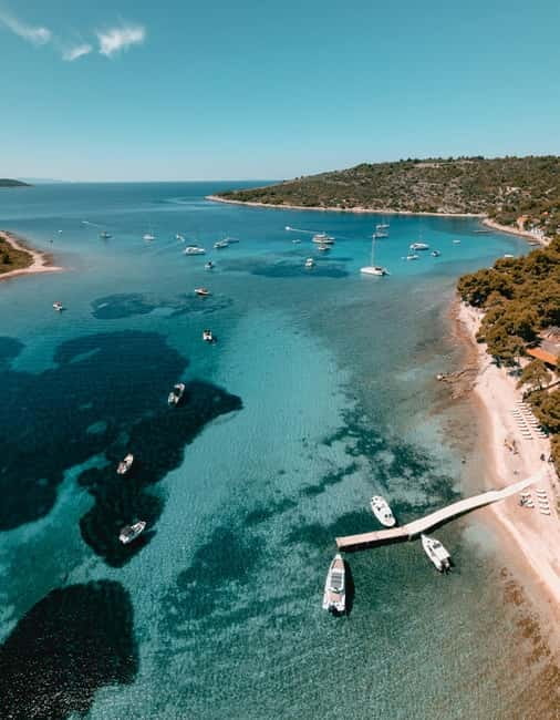 Split: Blue Lagoon & 3 Islands Speedboat Tour - Maslinica on Šolta: the quietest stop