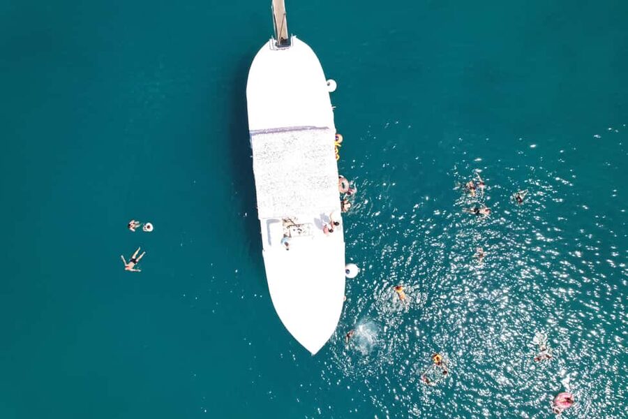Split: Blue Lagoon and Šolta Boat Tour with Lunch and Drinks - A day shaped by sea conditions