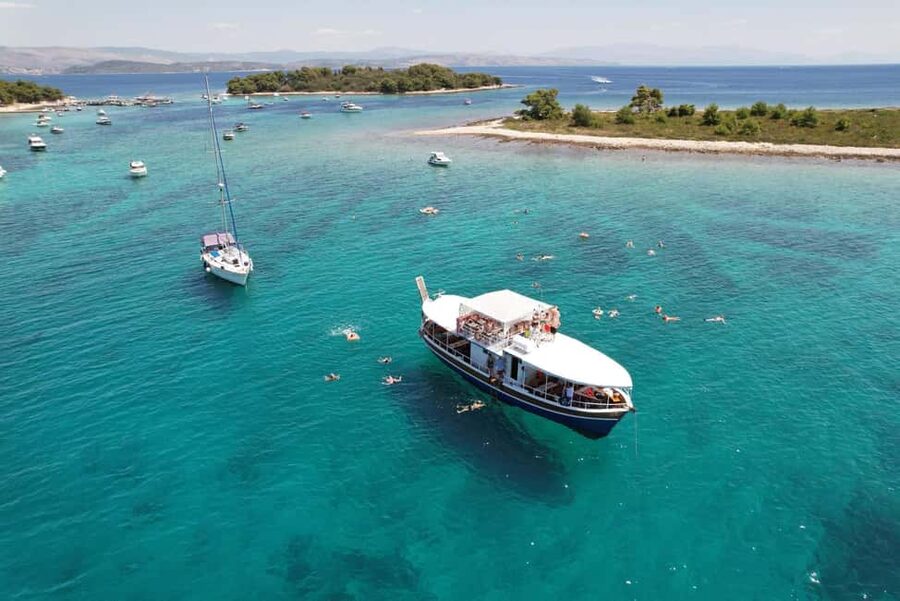 Split: Blue Lagoon and Šolta Boat Tour with Lunch and Drinks - The cruise to the Blue Lagoon