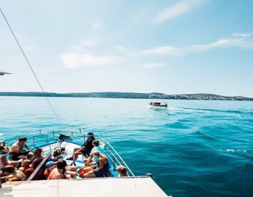 Split: Blue Lagoon Boat Trip with Lunch, Wine and Snorkeling - Solta Island and the Ciovo Peninsula