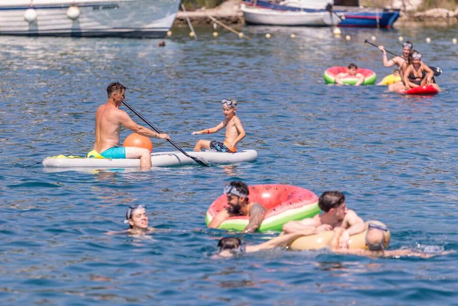 Split: Blue Lagoon, Shipwreck, & Šolta with Lunch & Drinks - Who should book this experience?